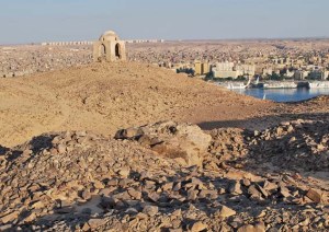 Grinding stone quarry at the top of Gebel Qubbet el-Hawa
