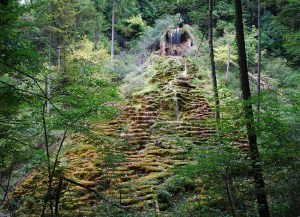 "Tüfels Chilen" - a reamarkable calcareaous tuff quarry in Switzerland