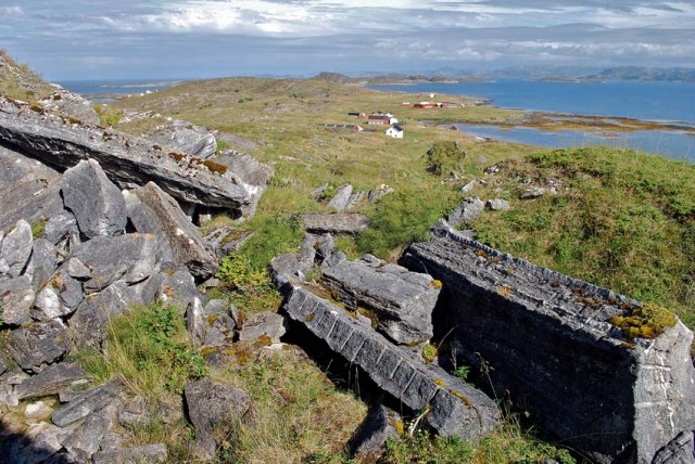 The marble quarry at Allmenningen island, 140 km north of Trondheim, provided stone for Nidaros Catheral both in the Middle Ages and during the restoration that started in 1869. The marble quarry at Allmenningen island, 140 km north of Trondheim, provided stone for Nidaros Catheral both in the Middle Ages and during the restoration that started in 1869.