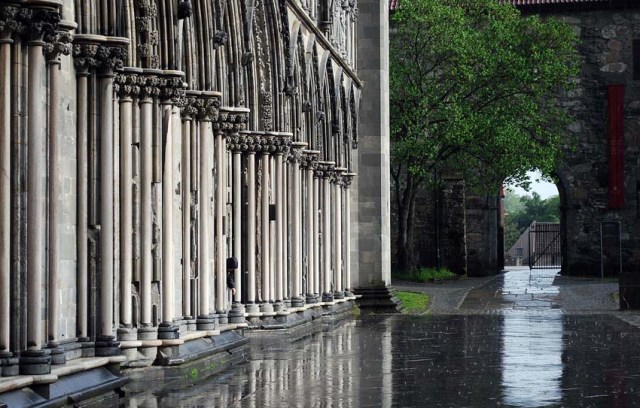 Part of the restored west front at Nidaros Cathedral - adorned with marble columns Part of the restored west front at Nidaros Cathedral - adorned with marble columns