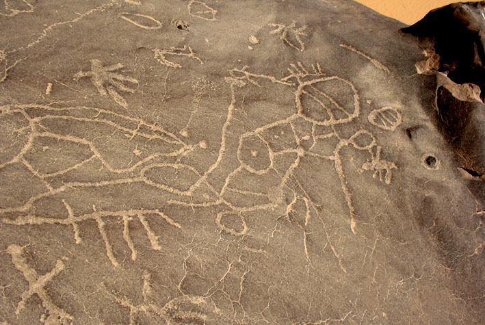 Egypt (Gharb Aswan): old geometric rock art