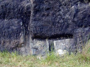 Spor etter middelalderens uttak av stein i Urda kleberbrudd ved Lykling