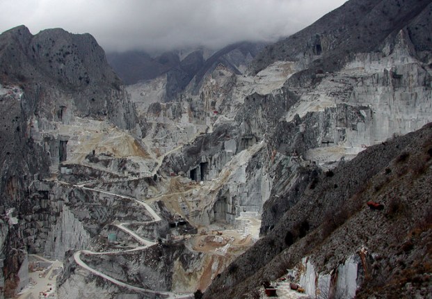 Modern quarries at Carrara. But the quarries have a history 3000 years back to the Etruscan period. Photo: Per Storemyr