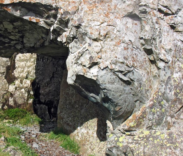Traces of firesetting in the Neolithic greenstone axe quarries at Great Langdale in Cumbria. Photo: Per Storemyr