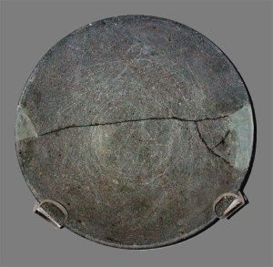 Tuff vessel (plate), originating at Manzal el-Seyl, in the Kom Aushim Museum in the Faiyum. Photo: Per Storemyr