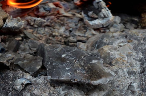 Cracked chert from fire setting. Photo: Per Storemyr