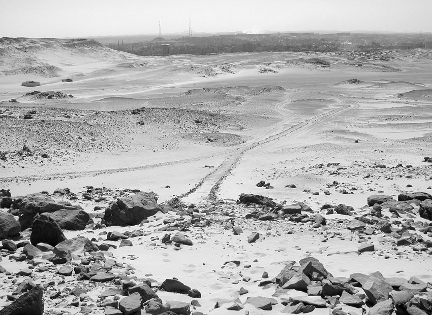 Causeway descending the southern side of Gebel Gulab from a probably New Kingdom quarry location (in the front). Photo: Per Storemyr