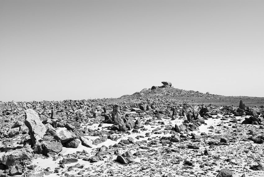 The vast field of upright stones NW of the sanctuary (top of hill) at Gebel Tingar. Photo: Per Storemyr
