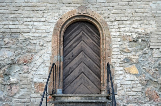 Et av de siste arbeidene i kleberstein i senmiddelalderens Norge: Portal hogget rett før reformasjonen i Erkebispegården i Trondheim. Foto: Per Storemyr