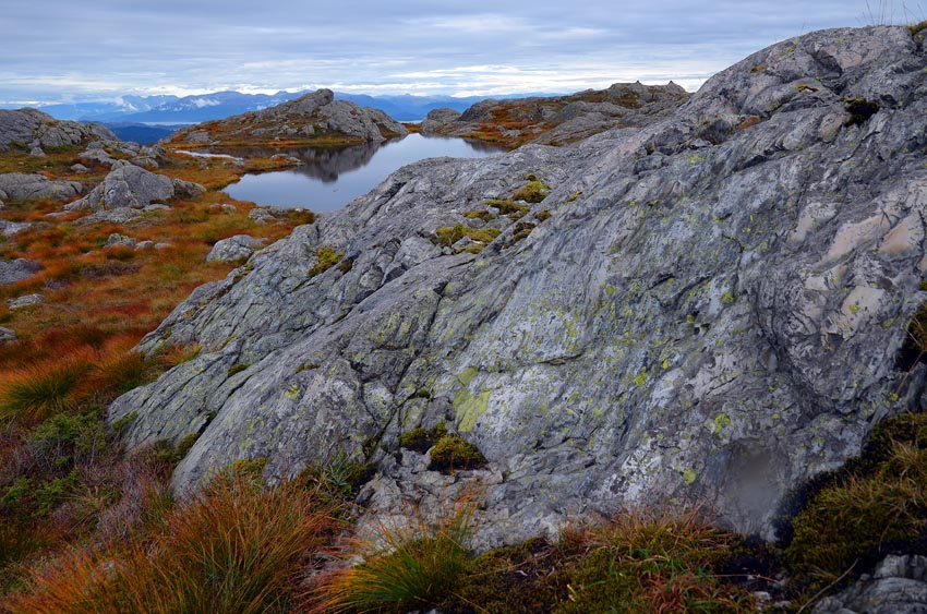 Weak traces of firesetting (in the foreground) at the Siggjo quarry. Photo by Per Storemyr