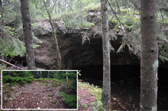 Kvarts- og feltspatgruven på Sagene, som var i drift for hundre år siden eller så. Den ligger bare et steinkast unna den mesolittiske boplassen i lendet. Innfelt en del av skrothaugene ved gruven. Foto: Per Storemyr