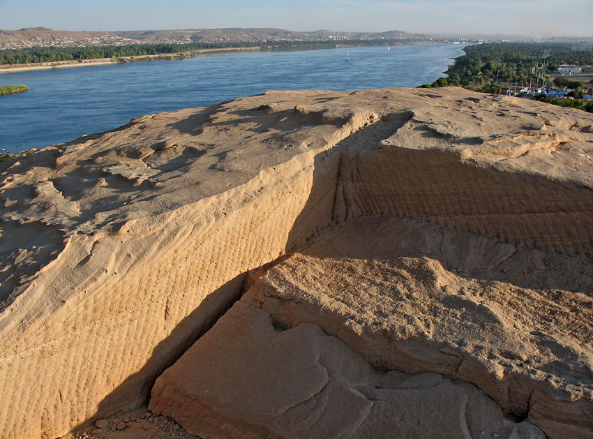 Together with my good colleague Jim Harrell I published a major paper on Ancient Egyptian quarries last year, "Limestone and sandstone quarrying in Ancient Egypt: tools, methods and analogues" (see under "Publications" at my website). It was an important paper for me, since I was forced to review what we know about quarrying of limestone and sandstone in the Pharaonic period. Photo from Aswan by Per Storemyr