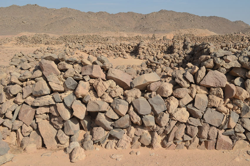 Not a heap of rubble, but part of the fortified settlement attached to the amethyst mine at site 9 in Wadi el-Hudi. Photo by Per Storemyr