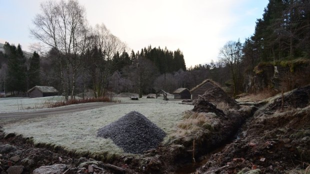 January 2017: Building the kiln starts by draining the wet site in Millstone Park, Hyllestad...