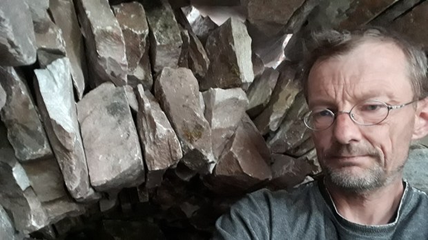 Per, proud builder of his first «double» marble vault!