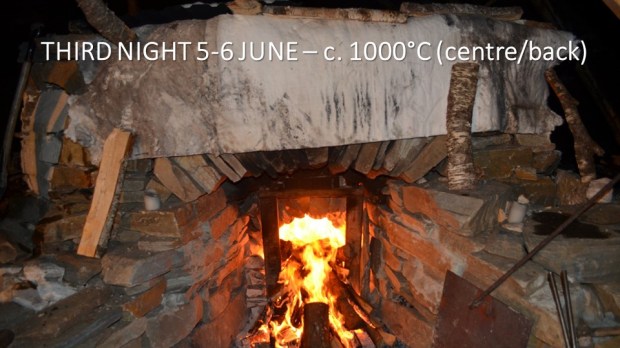 We tried to burn slightly outside of the kiln, we protected the masonry. To no avail: With the inferior firewod and construction faults, it was not possible to raise the temperature in the front part of the kiln. But in the centre and back – all still fine.