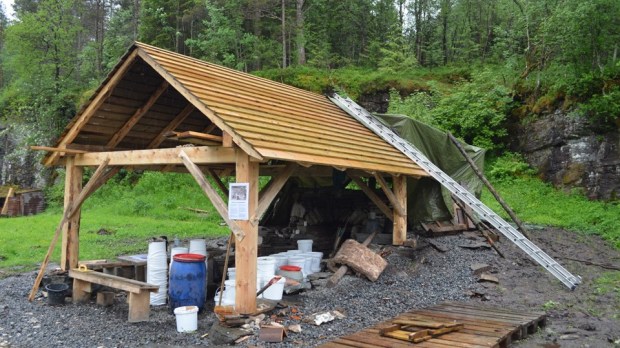 Raining cats & dogs! But on day seven all usable quicklime packed in air-tight barrels and buckets!