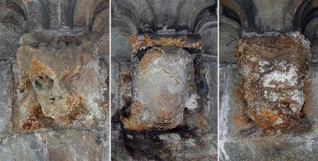 BERYKTET: «Grytdalstein» fra Gauldalen forvitrer fortere enn svint. Steinen ble brukt under gjenreisningen av Nidarosdomen mellom 1869 og 1892. Hodene er nå tatt vekk og erstattet. Mindre ekstreme eksempler finnes på hele domkirken. Foto: Per Storemyr
