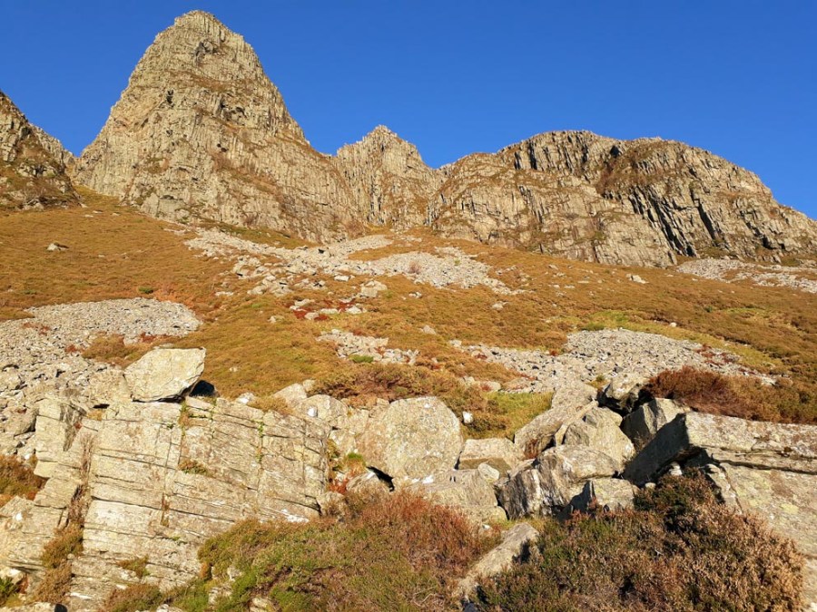 Looking for stone quarries for Selja monastery at the west coast of Norway, supported by Selje municipality and the Directorate for Cultural Heritage. Photo by Per Storemyr