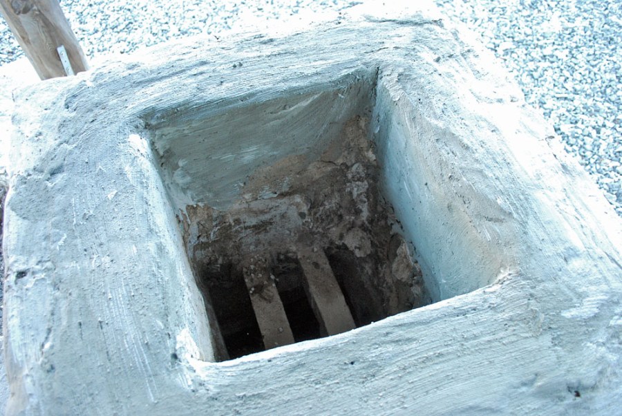 Reparasjon før neste brenning skjer først og fremst ved leireklining (kalkforsterket leiremørtel) og kalkslemming