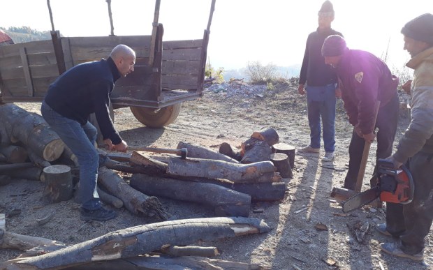 Så må veden kløyves.