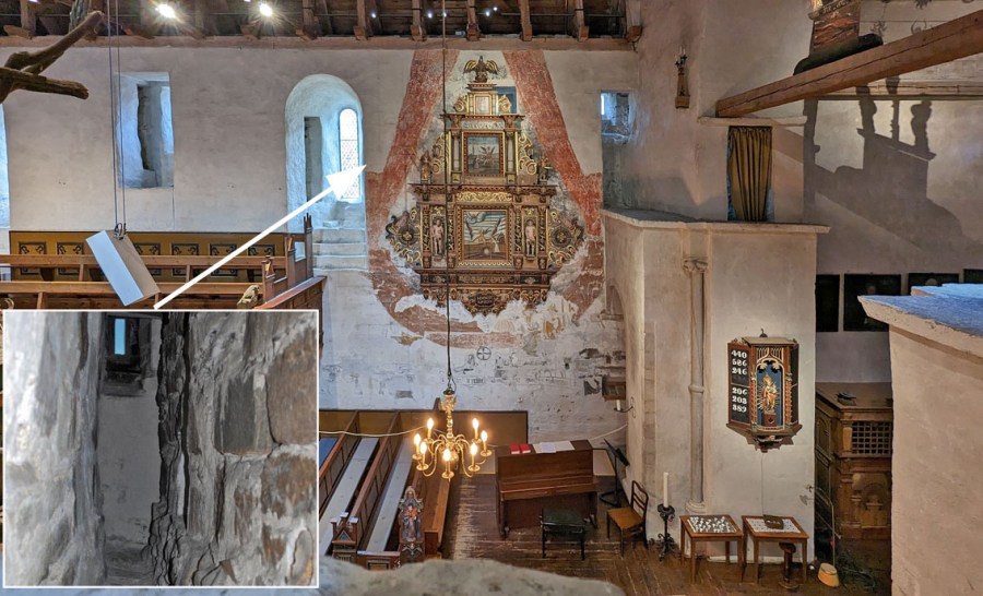 Skipet i Tingvoll kirke, med kalkmalerier på nordveggen. Over maleriene går en del av de unike gangene inne i muren. I veggen som vender mot kirkerommet har det tidligere vært mye fukt, og herfra er det tatt mørtelprøver. Foto: Per Storemyr