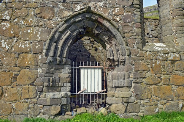 The medieval cathedral of the Faroe Islands is a half-ruin. Here’s the south portal in the nave, carved from soft basalt and within a rubble masonry of hard basalt fitted tightly together with basalt pinning stone and minimal use of seashell lime mortar. Photo by Per Storemyr 
