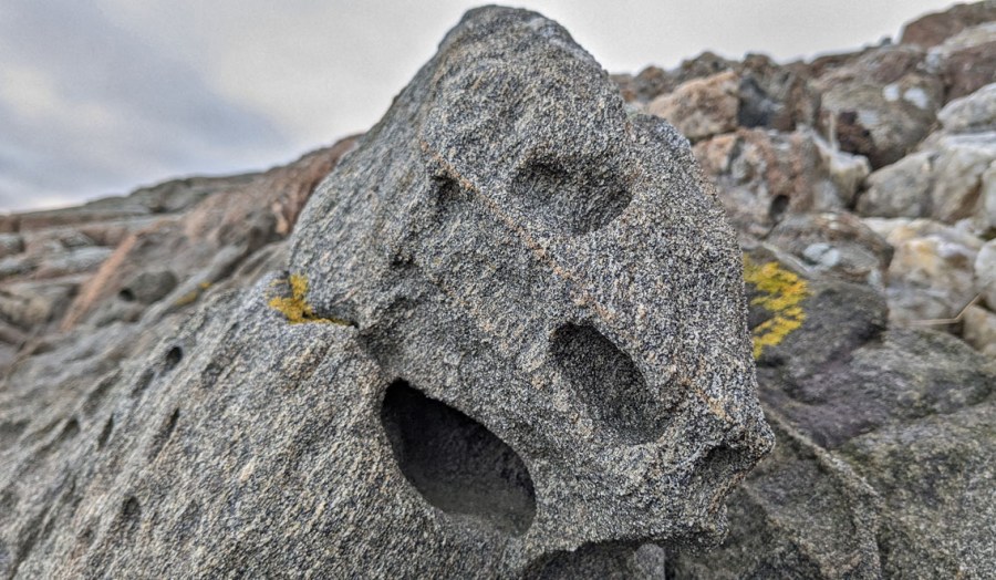 Bisarr tafoni på Spornes. Foto: PS